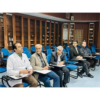 برگزاری جلسه پایش گروه نورولوژی با حضور دکتر منصوری، معاون آموزشی دانشگاه، دکتر پرنا، رئیس بیمارستان امام رضا (ع)، دکتر پورمتعبد، رئیس دانشکده پزشکی و جمعی از مدیران و اعضای گروه نورولوژی