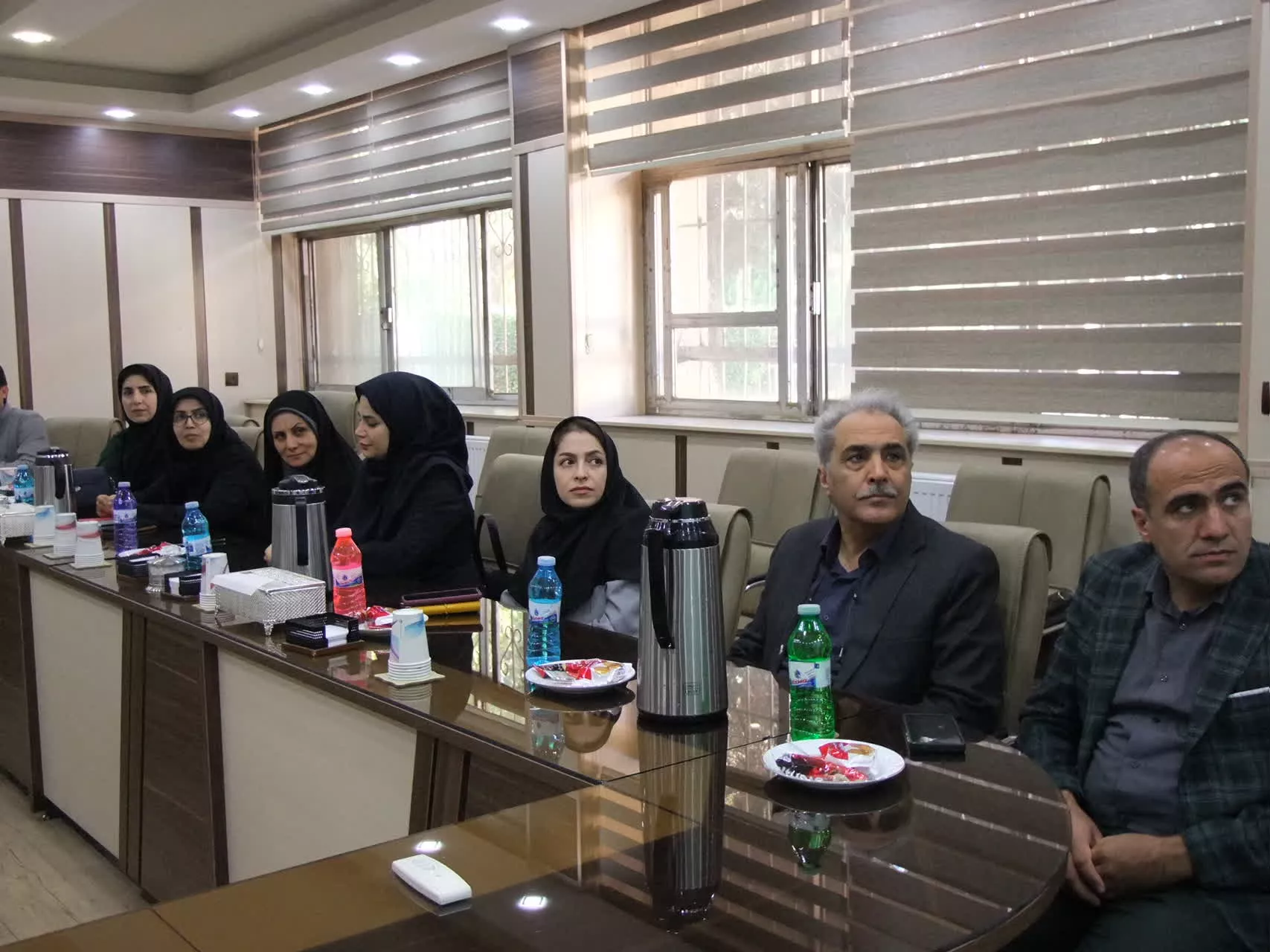 بررسی عملکرد یک‌ساله دانشکده5